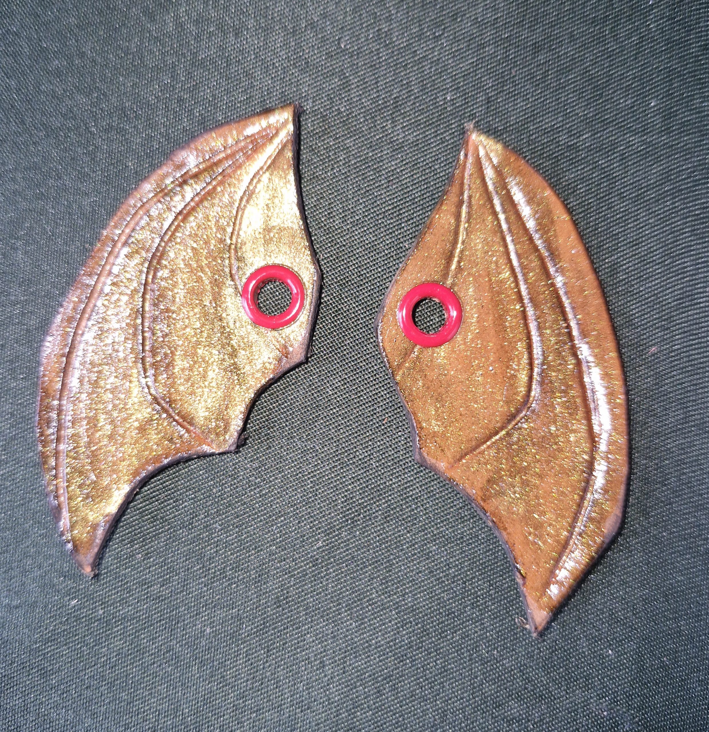 Bijou de chaussure Aile de Dragon en cuir