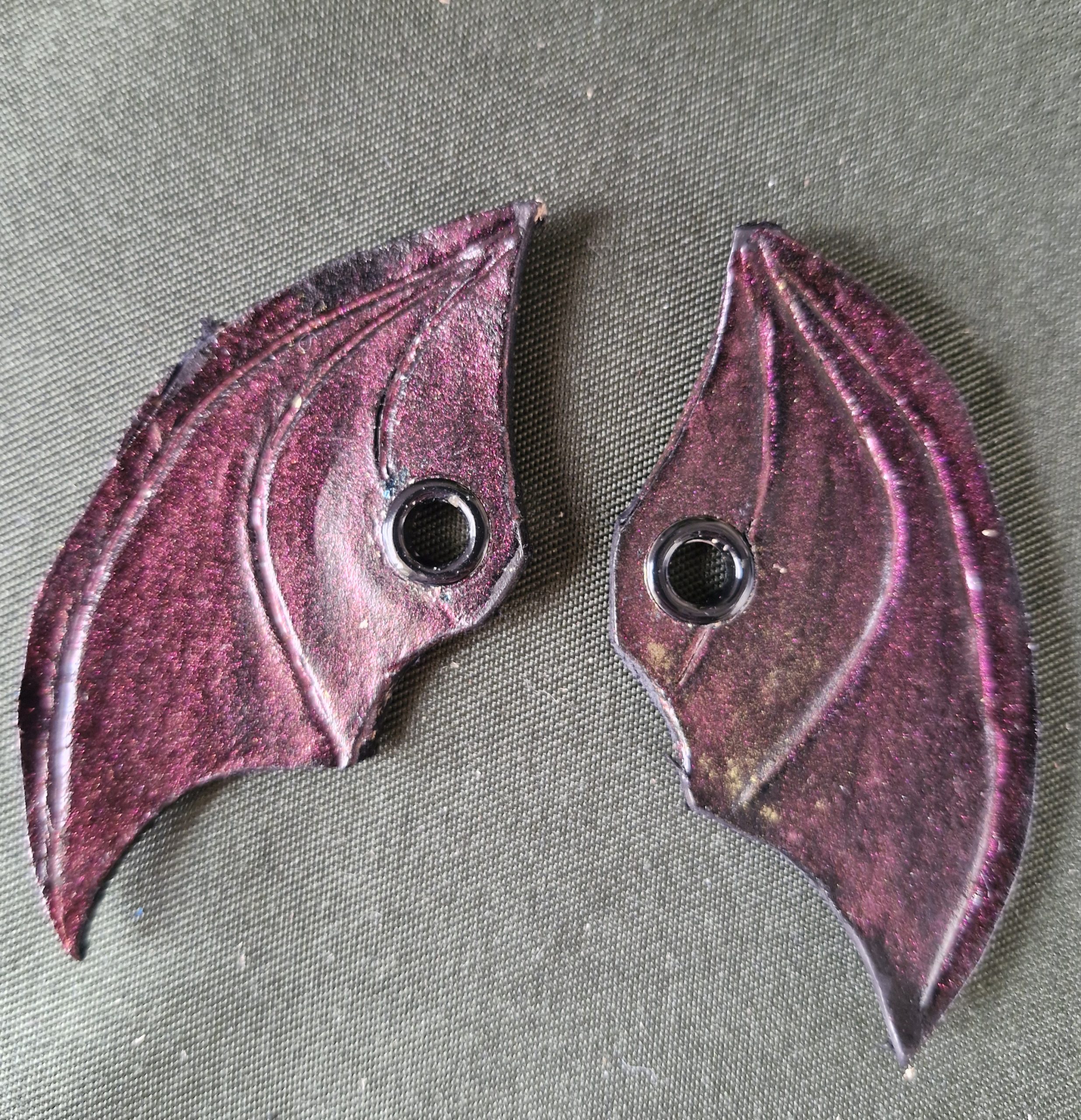 Bijou de chaussure Aile de Dragon en cuir