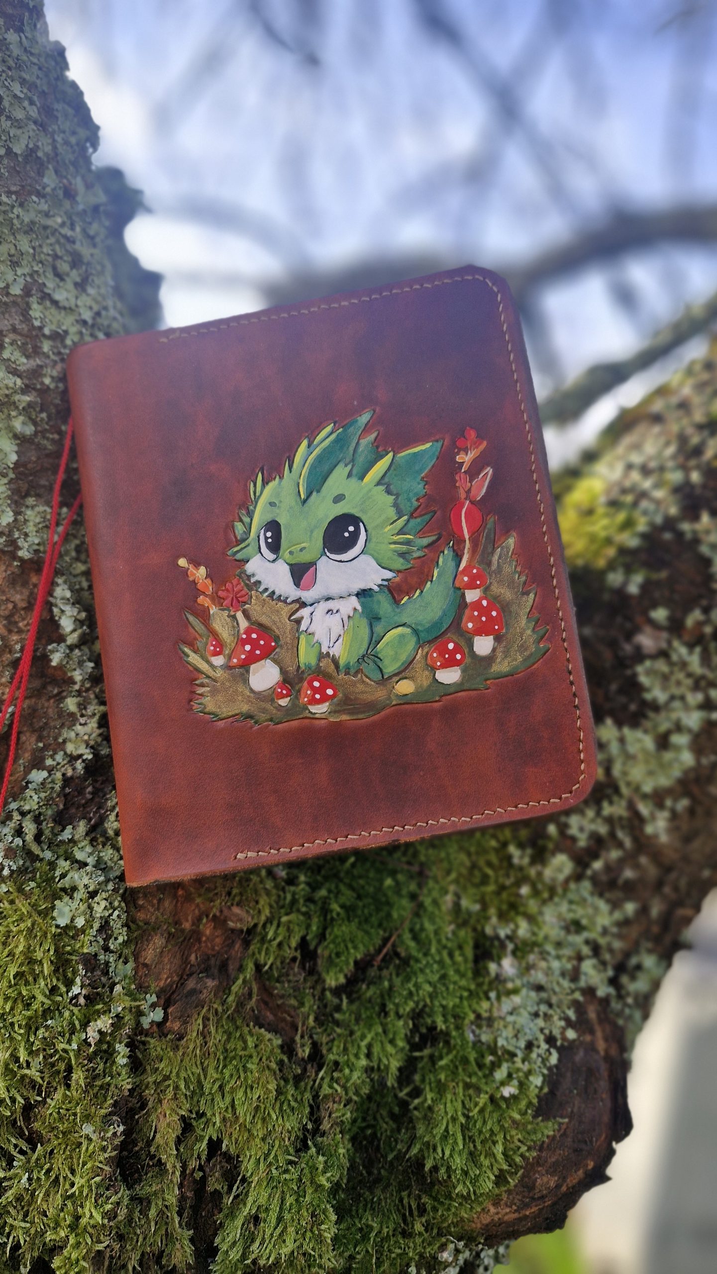 Grimoire en cuir carnet à dessin bébé dragon – Image 2